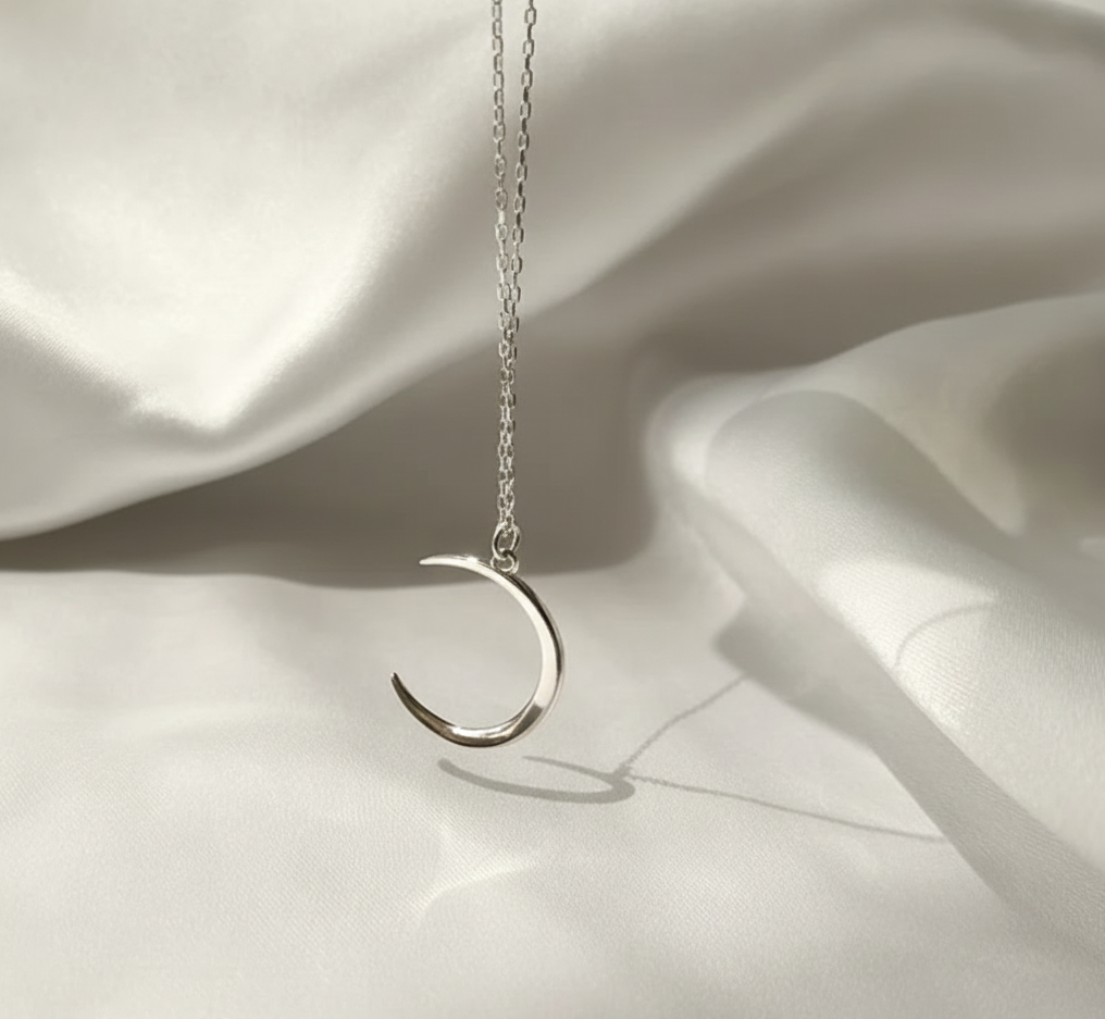 Lune Necklace